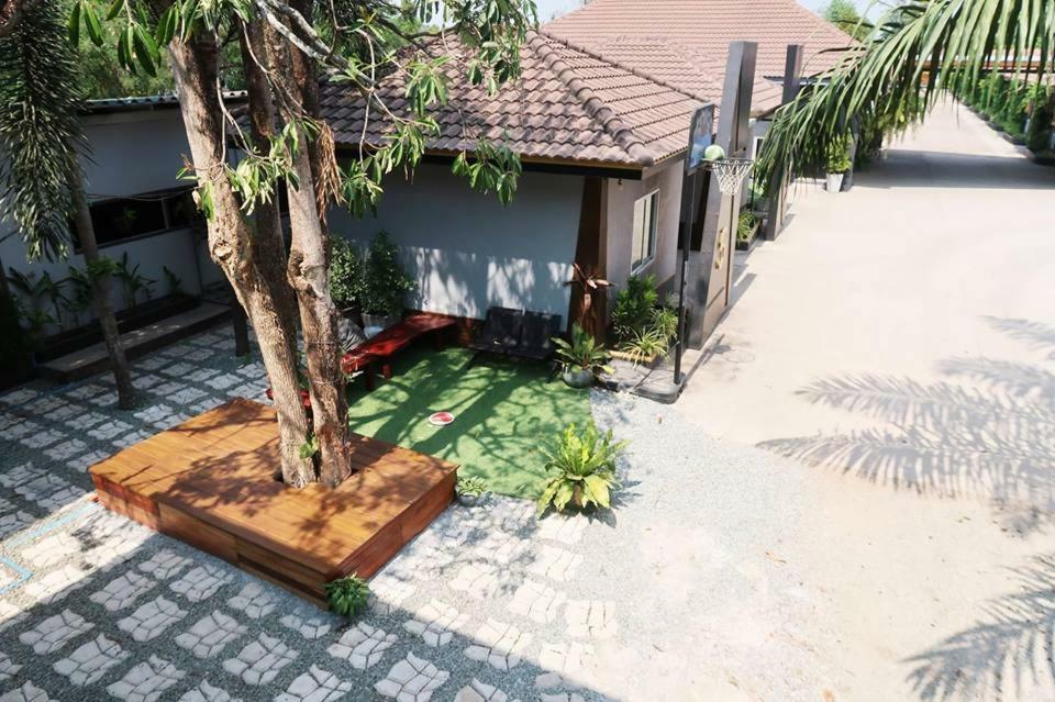 Golden House Hotel Sakaeo Sa Kaeo Esterno foto