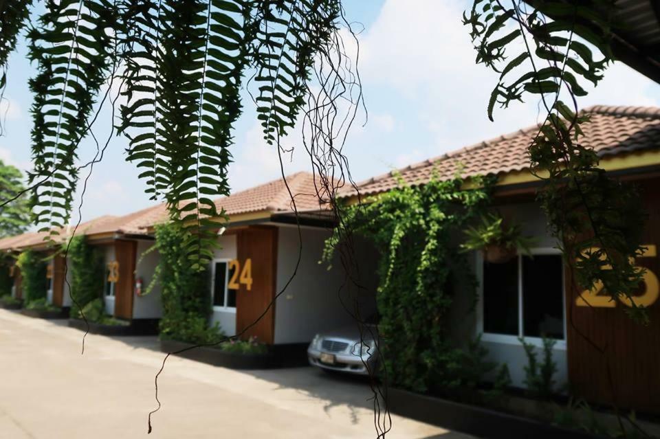 Golden House Hotel Sakaeo Sa Kaeo Esterno foto
