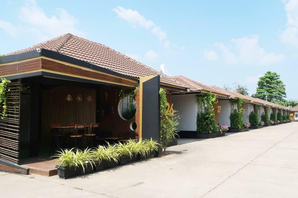 Golden House Hotel Sakaeo Sa Kaeo Esterno foto